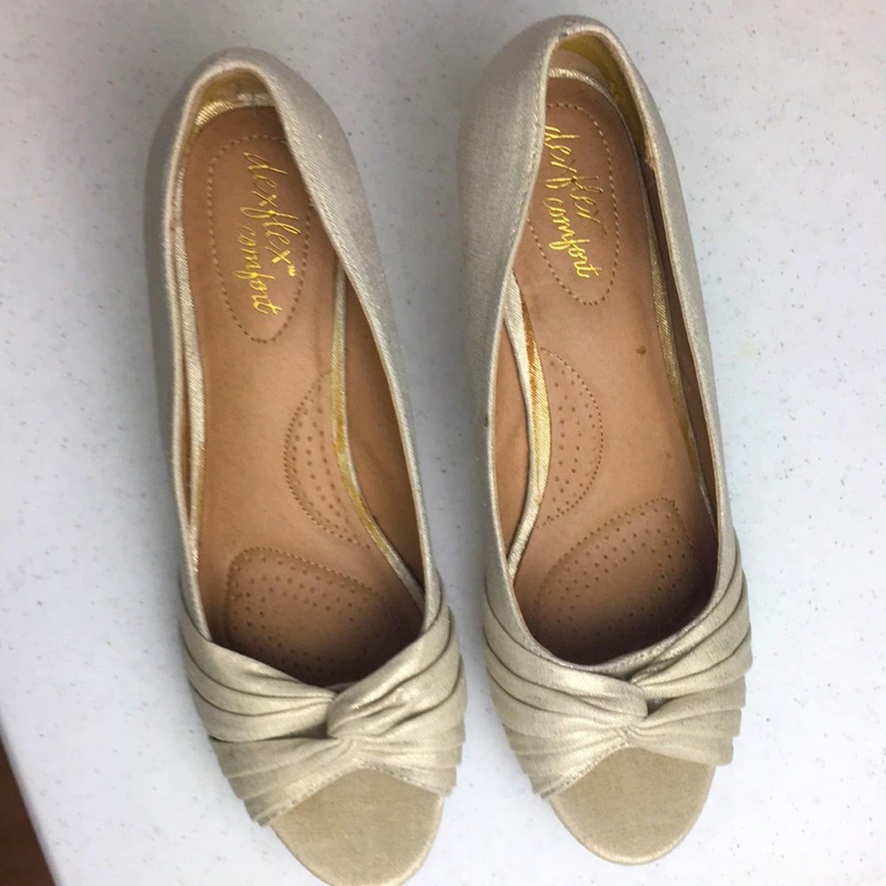 Dexflex comfort shiny-silver top, and tan cork bottom, wedge shoes size 10